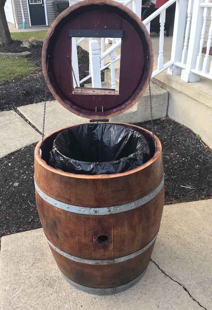 Rustic 59-60 Gallon Wine Barrel Rope Handle Trash Can – Evans Family Barrels